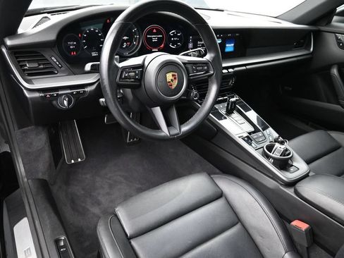 Certified 2021 Porsche 911 Carrera RWD image 4