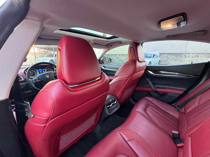 Used 2018 Maserati Ghibli S GranSport Q4 AWD/4WD image 33