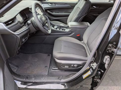 New 2026 Jeep Grand Cherokee L 4WD image 12