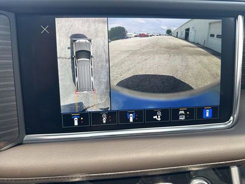Used 2022 GMC Yukon Denali w/ Denali Ultimate Package AWD/4WD image 29