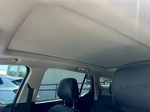Used 2018 GMC Terrain Denali w/ Comfort Package FWD image 14