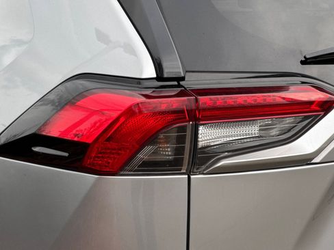 Used 2020 Toyota RAV4 Limited image 49