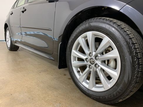 Used 2024 Toyota Corolla XLE image 6