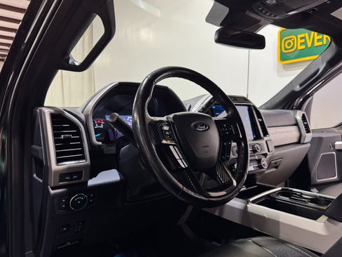 Used 2022 Ford F350 Lariat w/ Black Appearance Package image 11