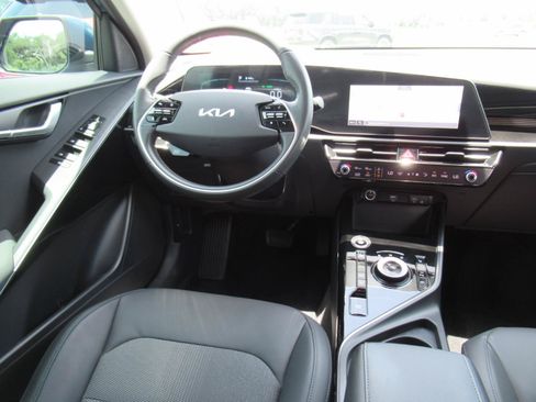Used 2023 Kia Niro EX FWD image 13