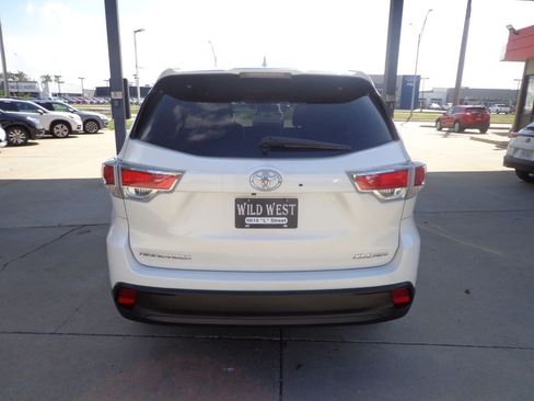 Used 2016 Toyota Highlander XLE AWD/4WD image 5