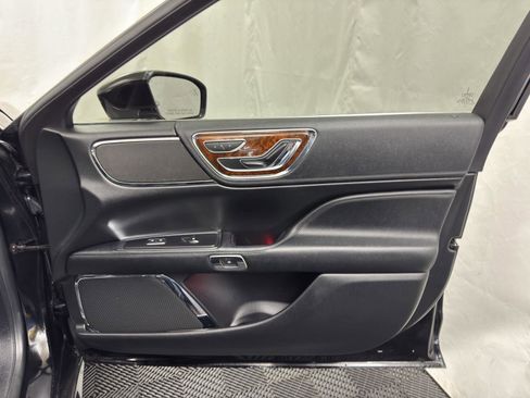 Used 2019 Lincoln Continental AWD w/ Equipment Group 500A image 32