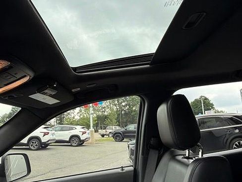 Used 2022 Dodge Durango R/T w/ Tow 'N Go Package AWD/4WD image 22
