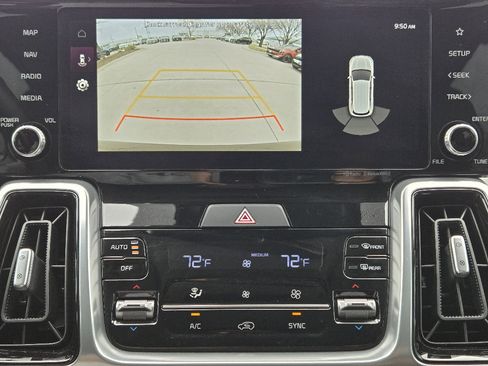 Certified 2023 Kia Sorento SX image 7