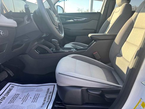 Used 2025 Chevrolet TrailBlazer LT w/ Driver Confidence Package image 17