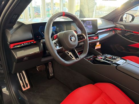 New 2026 BMW M5 Touring image 3