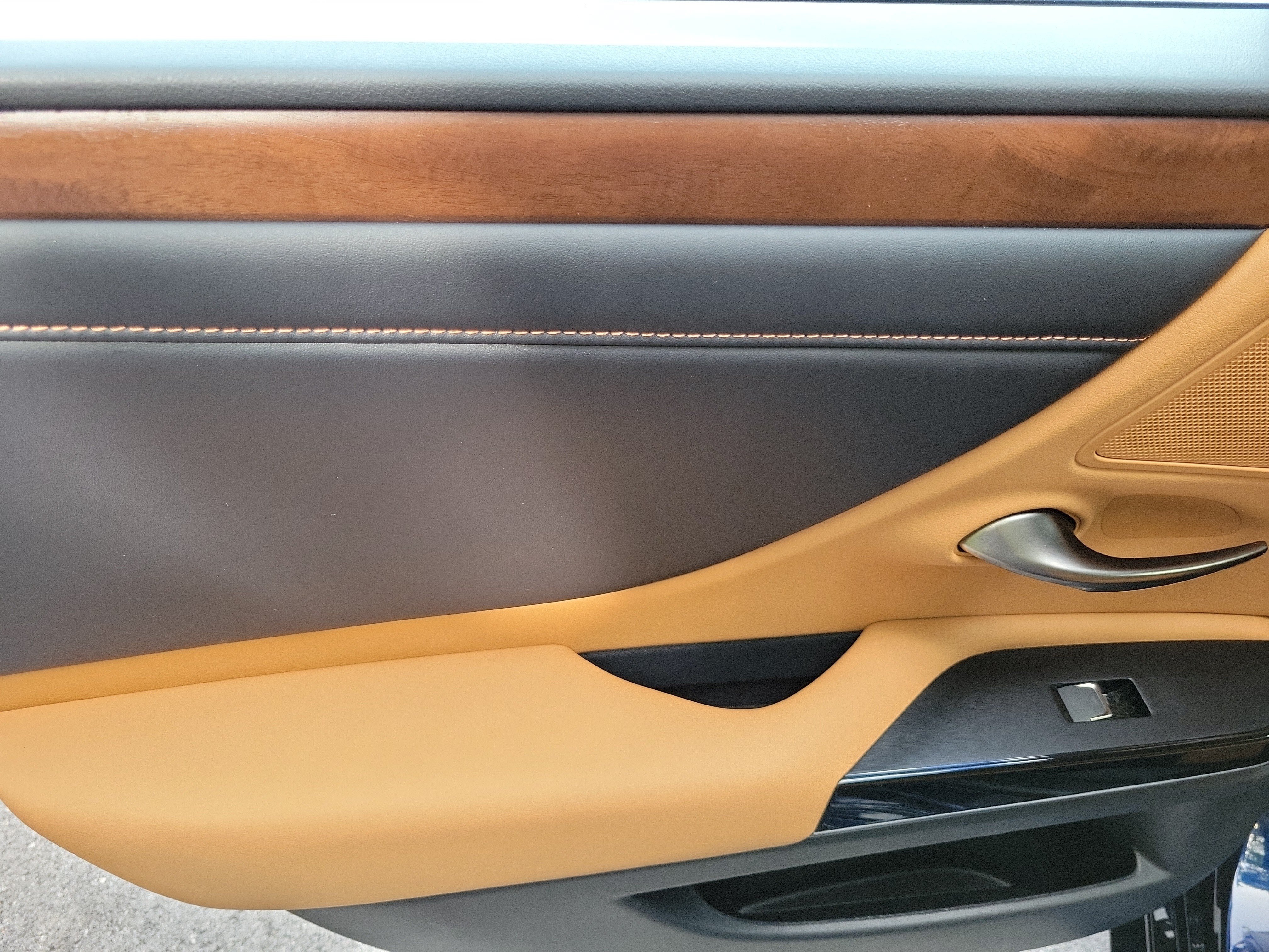 Certified 2024 Lexus ES 350 w/ Premium Package FWD image 18
