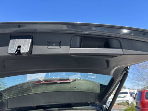 New 2026 Volkswagen Atlas SE image 12