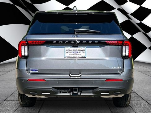 New 2026 Ford Explorer Active AWD/4WD image 4