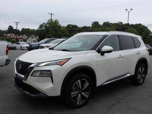 Used 2023 Nissan Rogue SL AWD/4WD image 1