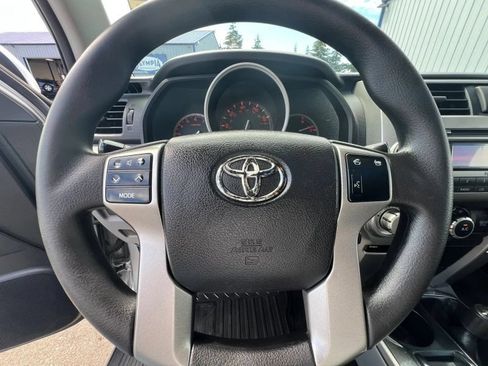 Used 2011 Toyota 4Runner SR5 w/ Convenience Pkg AWD/4WD image 30