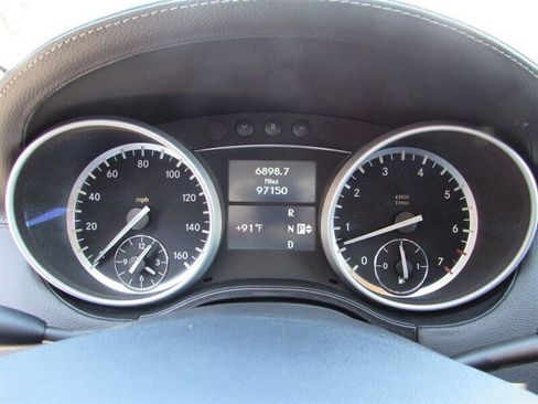 Used 2011 Mercedes-Benz GL 450 4MATIC image 21