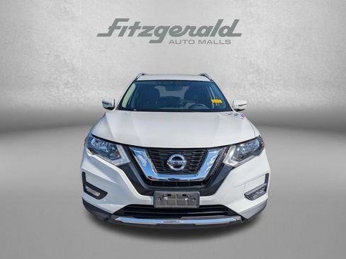 Used 2017 Nissan Rogue SV AWD/4WD image 2