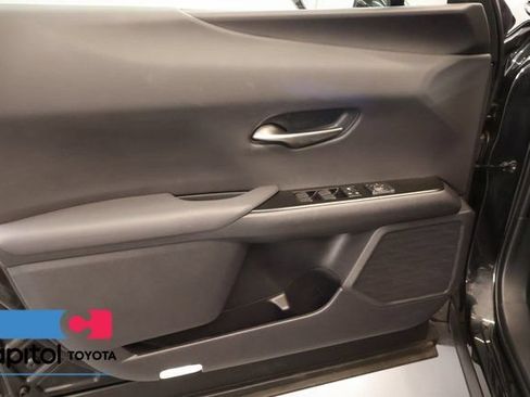 Used 2024 Lexus UX 250h FWD image 9