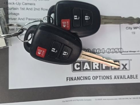 Used 2017 Toyota Tacoma SR5 w/ SR5 Appearance Package (SM) image 26