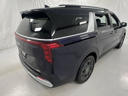 New 2026 Kia Carnival EX image 3