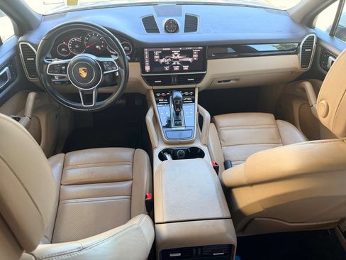 Used 2021 Porsche Cayenne AWD/4WD image 22