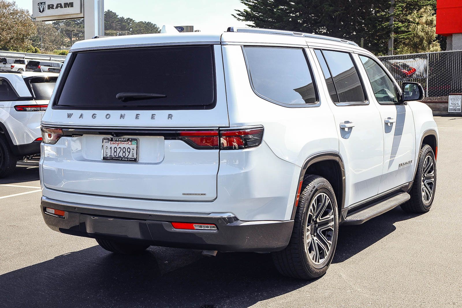 Used 2022 Jeep Wagoneer Series III RWD image 23