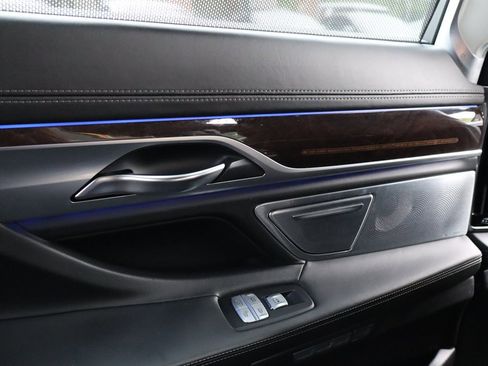 Used 2016 BMW 750i xDrive AWD/4WD image 48