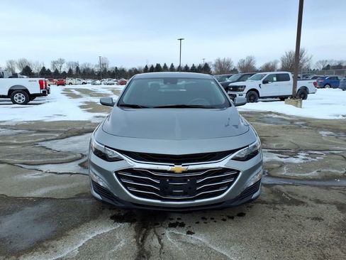 Used 2024 Chevrolet Malibu LT image 2
