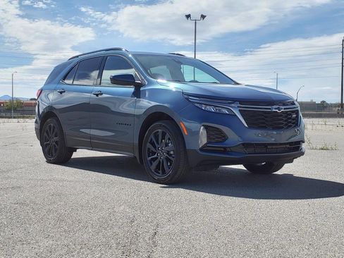 Used 2024 Chevrolet Equinox RS w/ LPO, Floor Liner Package image 2