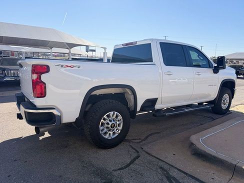 Used 2025 Chevrolet Silverado 2500 LT w/ Convenience Package AWD/4WD image 4