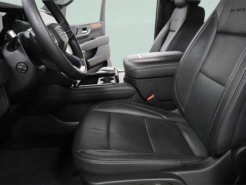 Used 2025 GMC Yukon Denali image 21