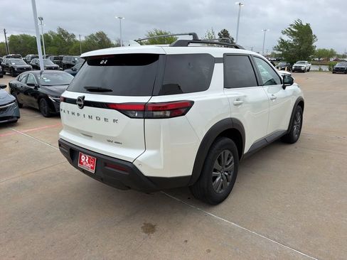 Used 2023 Nissan Pathfinder SV AWD/4WD image 5