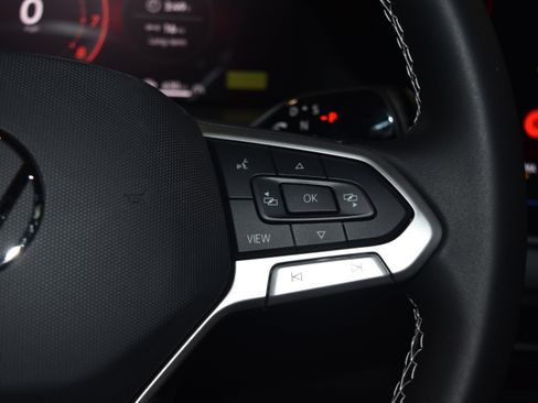 New 2026 Volkswagen Tiguan SE image 8