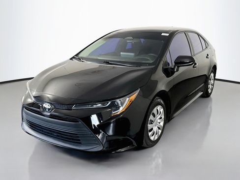 Used 2023 Toyota Corolla LE FWD image 4