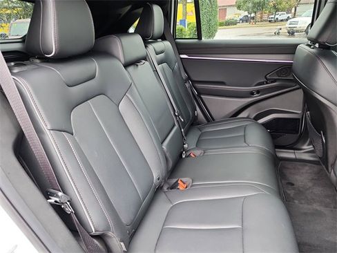 Used 2025 Jeep Wagoneer S Limited image 21