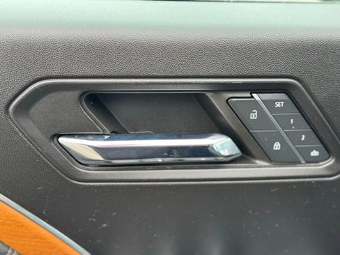 Certified 2023 GMC Canyon Denali w/ Denali Black Edition AWD/4WD image 21