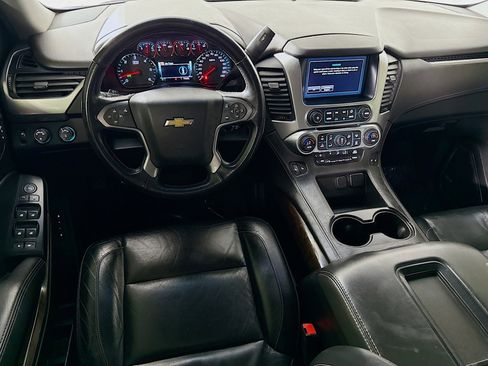 Used 2019 Chevrolet Suburban LT image 17