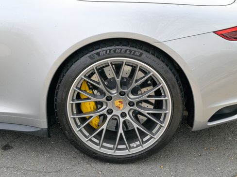 Used 2017 Porsche 911 Carrera 4S image 10