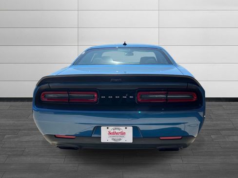 Used 2023 Dodge Challenger SRT Hellcat w/ Harmon/Kardon Sound Group RWD image 5