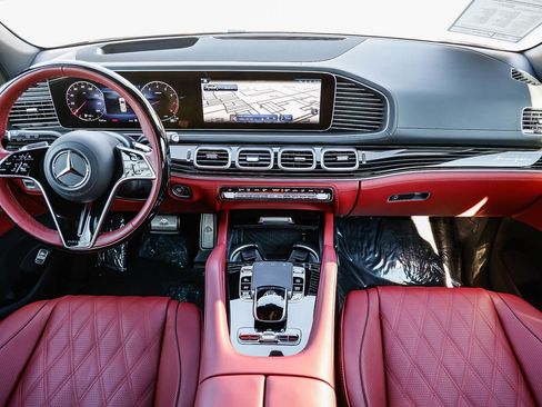 Certified 2025 Mercedes-Benz Maybach GLS 600 4MATIC image 10