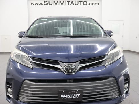 Used 2018 Toyota Sienna Limited Premium AWD/4WD image 24