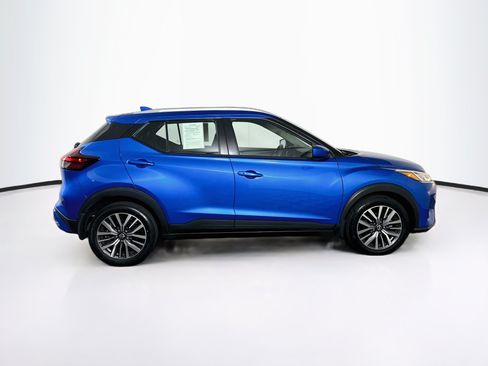 Used 2023 Nissan Kicks SV FWD image 10