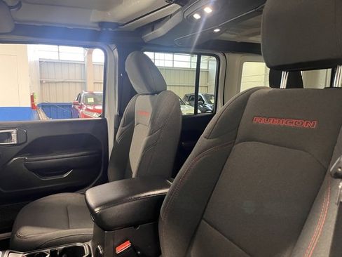 Used 2024 Jeep Wrangler Rubicon image 23