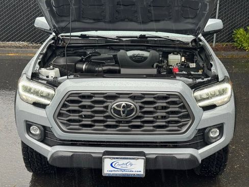 Used 2021 Toyota Tacoma TRD Off-Road w/ Technology Package AWD/4WD image 25