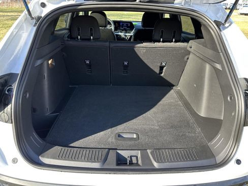 Used 2025 Chevrolet Trax RS w/ Driver Confidence Package image 24