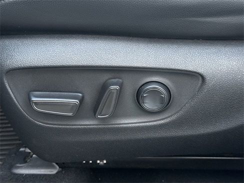 Used 2021 Toyota Highlander XSE image 29