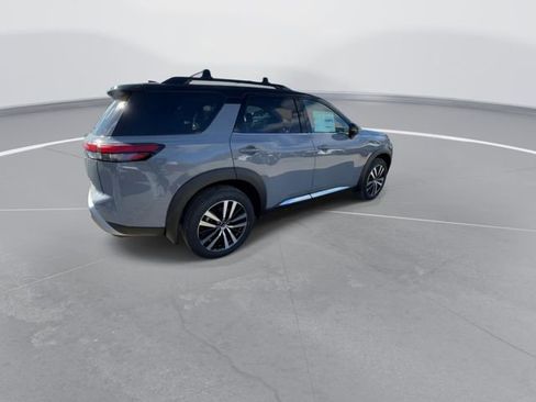 Certified 2024 Nissan Pathfinder Platinum image 8
