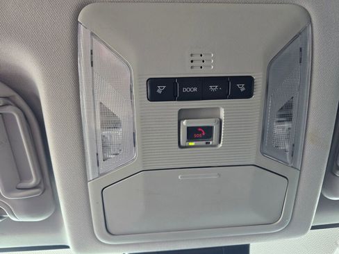 Used 2022 Toyota RAV4 XLE image 44