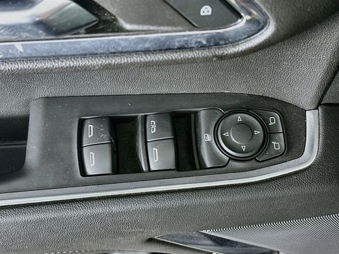 Used 2023 Chevrolet Silverado 1500 LT AWD/4WD image 15